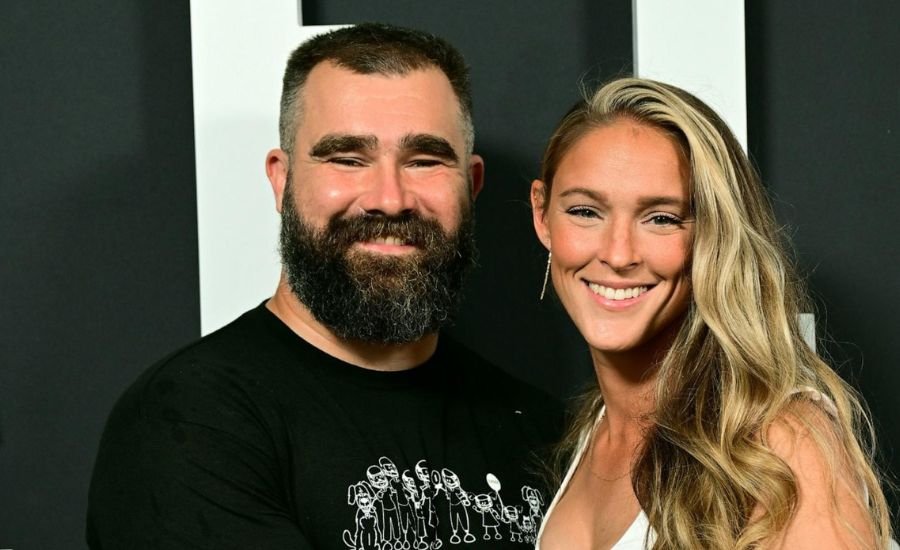 travis kelce wife